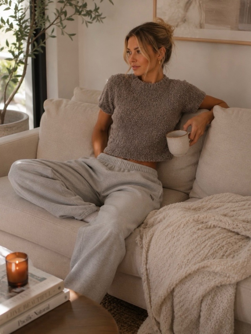 SKIMS Short-Sleeve Textured Crop Top in Taupe L/XL